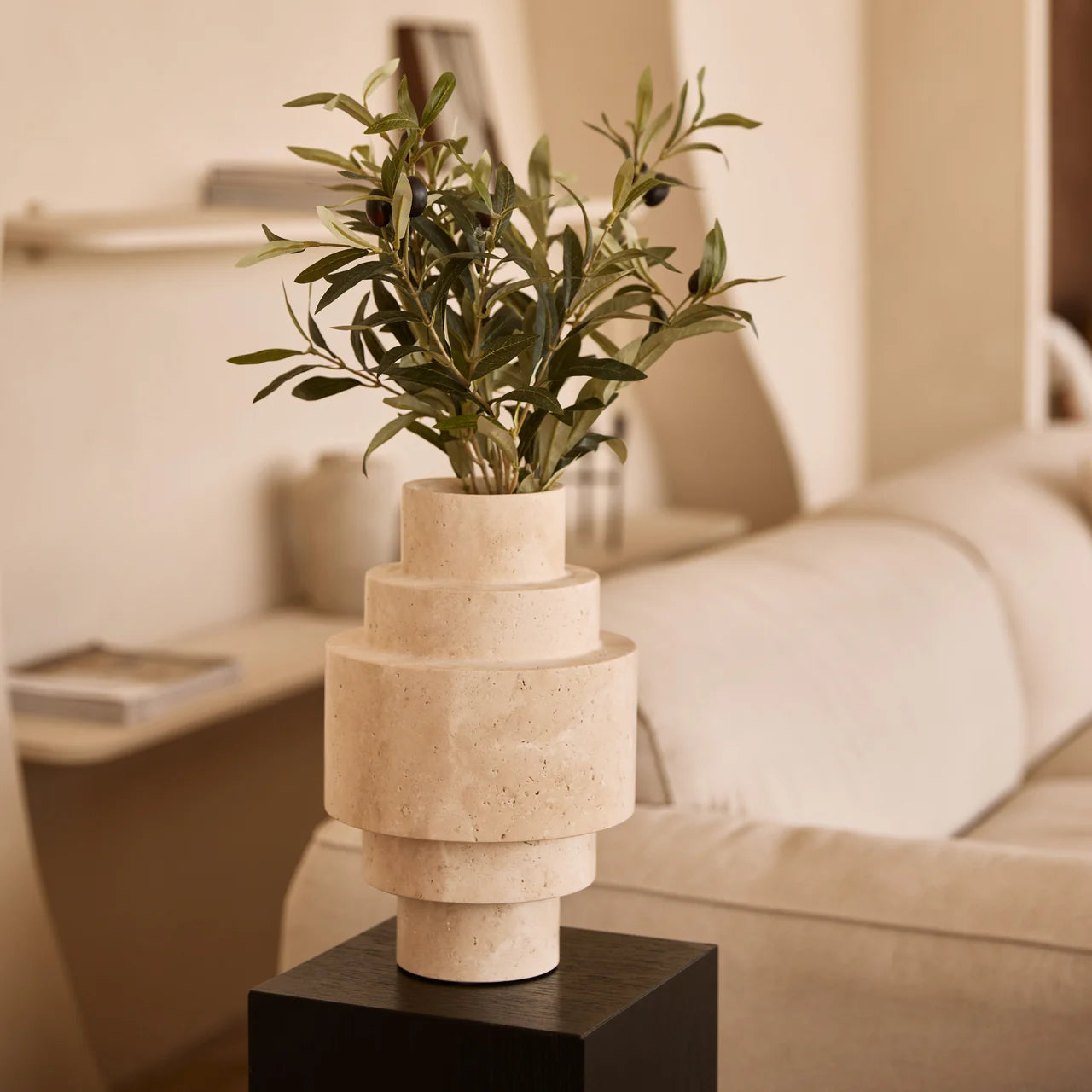 Agano Vaas L | Travertine