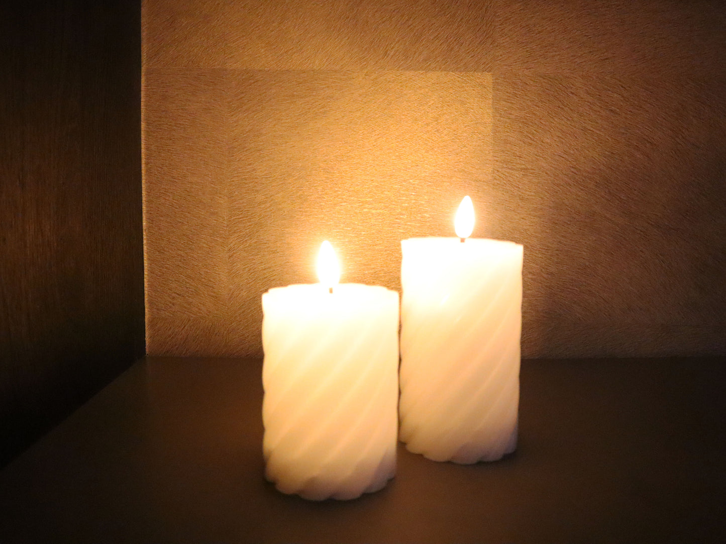 Swirl LED candle M | White